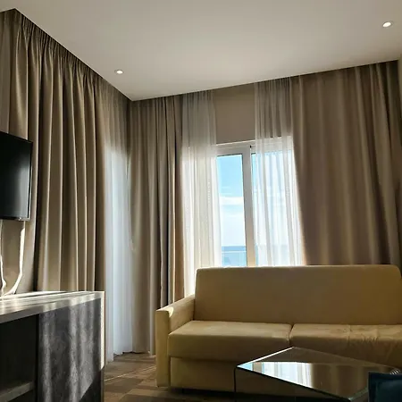 Hotel Blue Marine Shkallnur